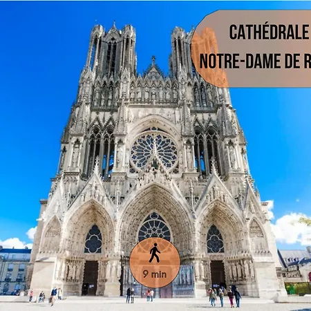Lägenhet Dahlia - Ideal Pour Familles & Pros - Hypercentre - Vue Fontaine Sube Et Cathedrale - Wifi - Machine A Laver - Gare, Cathedrale De Reims, Commerces, Restaurants & Transports En Commun Accessibles A Pied En Moins De 10 Minutes Reims